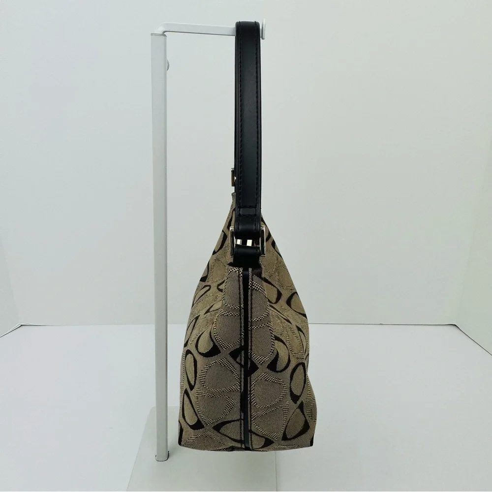 Liz Claiborne Vintage Y2K mini shoulder bag. Canvas exterior geometric pattern.